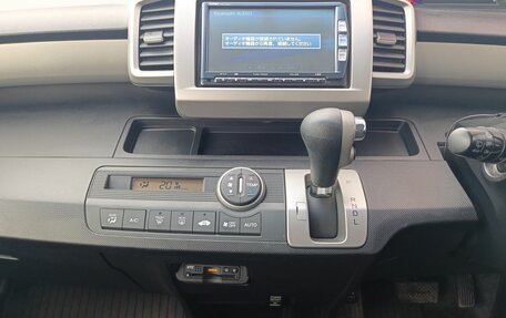 Honda Freed I, 2013 год, 1 030 000 рублей, 16 фотография