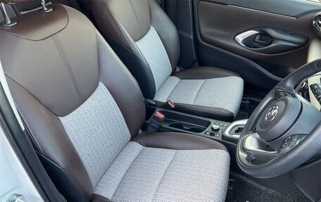 Toyota Yaris Cross, 2023 год, 1 913 000 рублей, 6 фотография