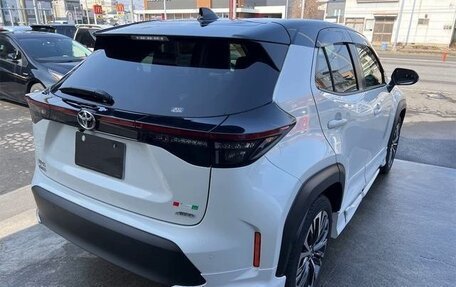 Toyota Yaris Cross, 2023 год, 1 913 000 рублей, 4 фотография