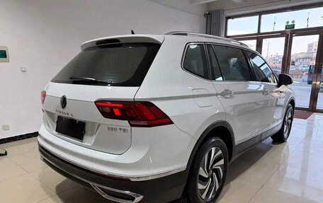 Volkswagen Tiguan II, 2022 год, 2 645 000 рублей, 5 фотография
