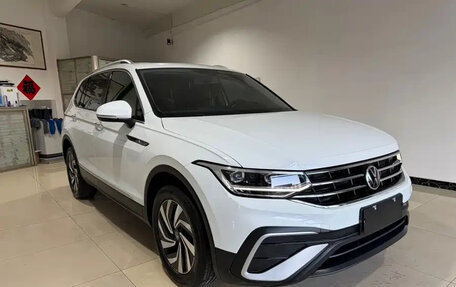Volkswagen Tiguan II, 2022 год, 2 645 000 рублей, 4 фотография