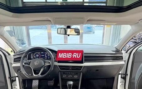 Volkswagen Tiguan II, 2022 год, 2 645 000 рублей, 14 фотография