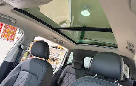 Volkswagen Tiguan II, 2022 год, 2 645 000 рублей, 16 фотография