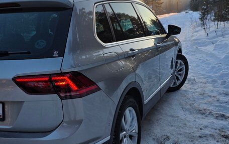 Volkswagen Tiguan II, 2019 год, 1 900 000 рублей, 2 фотография