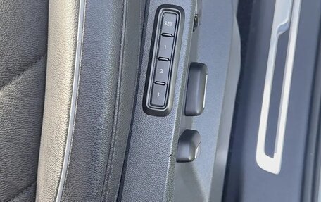 Volkswagen Tiguan II, 2019 год, 1 900 000 рублей, 12 фотография