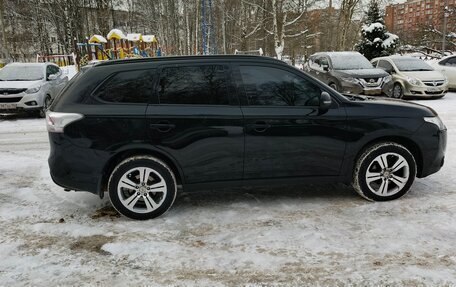 Mitsubishi Outlander III рестайлинг 3, 2014 год, 1 800 000 рублей, 7 фотография