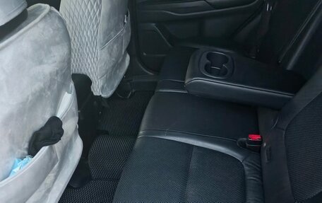 Mitsubishi Outlander III рестайлинг 3, 2014 год, 1 800 000 рублей, 17 фотография