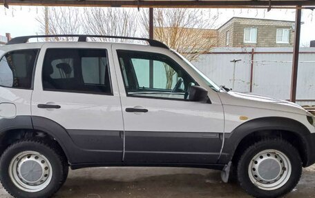 Chevrolet Niva I рестайлинг, 2019 год, 835 000 рублей, 5 фотография