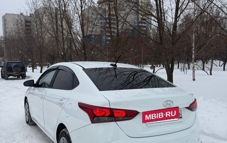 Hyundai Solaris II рестайлинг, 2021 год, 1 950 000 рублей, 3 фотография