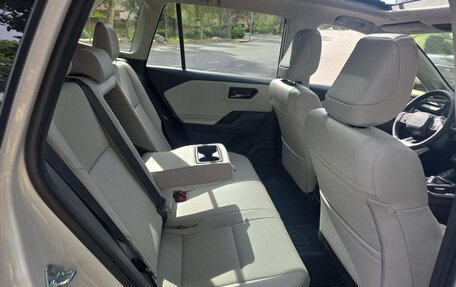 Toyota RAV4, 2026 год, 9 090 000 рублей, 15 фотография