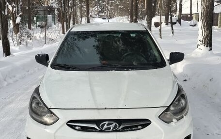 Hyundai Solaris II рестайлинг, 2013 год, 450 000 рублей, 1 фотография