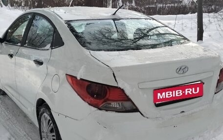 Hyundai Solaris II рестайлинг, 2013 год, 450 000 рублей, 2 фотография