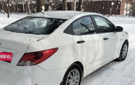 Hyundai Solaris II рестайлинг, 2013 год, 450 000 рублей, 4 фотография