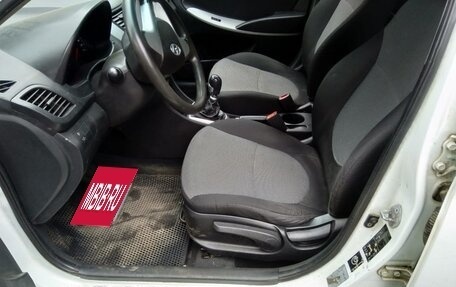 Hyundai Solaris II рестайлинг, 2013 год, 450 000 рублей, 11 фотография