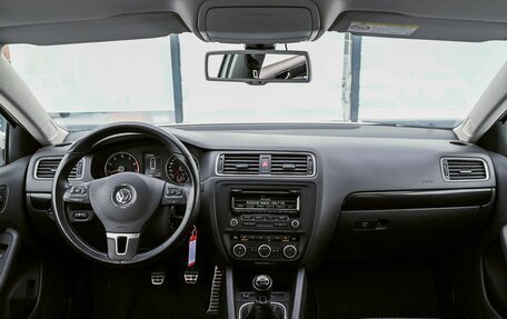 Volkswagen Jetta VI, 2013 год, 1 059 000 рублей, 12 фотография