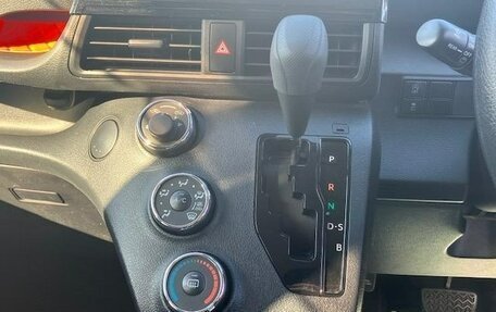 Toyota Sienta II, 2018 год, 1 265 000 рублей, 7 фотография