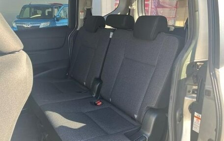 Toyota Sienta II, 2018 год, 1 265 000 рублей, 32 фотография