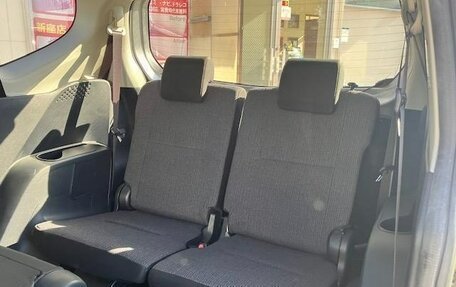 Toyota Sienta II, 2018 год, 1 265 000 рублей, 34 фотография