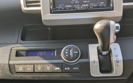 Honda Freed I, 2012 год, 893 000 рублей, 11 фотография