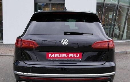 Volkswagen Touareg III, 2019 год, 4 995 000 рублей, 5 фотография