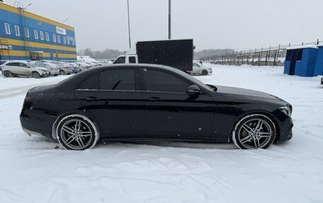 Mercedes-Benz E-Класс, 2019 год, 3 750 000 рублей, 6 фотография