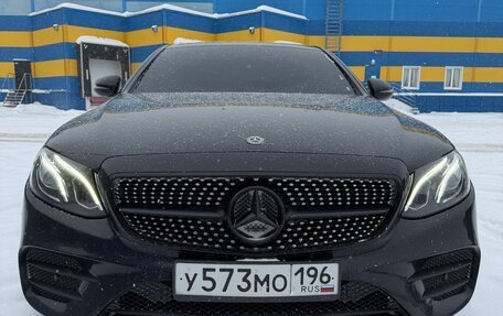 Mercedes-Benz E-Класс, 2019 год, 3 750 000 рублей, 4 фотография