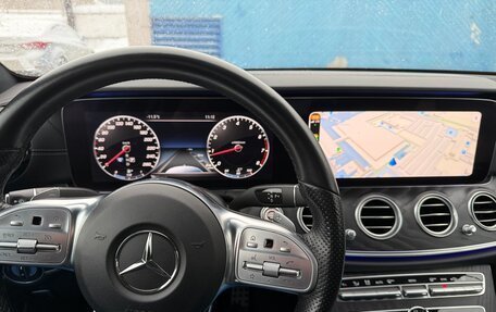 Mercedes-Benz E-Класс, 2019 год, 3 750 000 рублей, 15 фотография