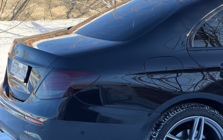 Mercedes-Benz E-Класс, 2019 год, 3 750 000 рублей, 29 фотография