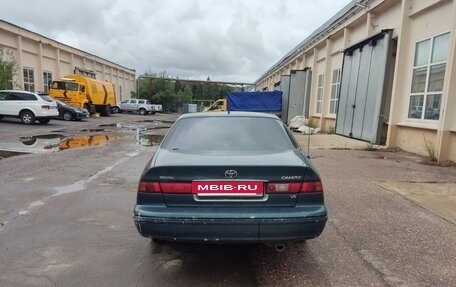 Toyota Camry, 1998 год, 250 000 рублей, 4 фотография