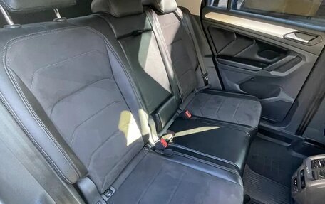 Volkswagen Tiguan II, 2020 год, 2 400 000 рублей, 5 фотография