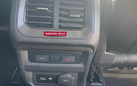 Volkswagen Tiguan II, 2020 год, 2 400 000 рублей, 8 фотография