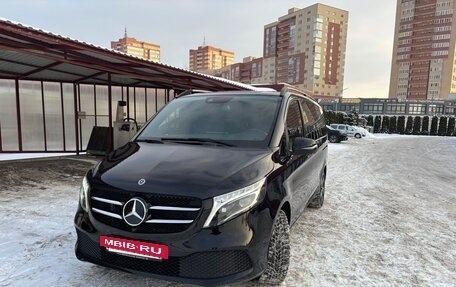 Mercedes-Benz V-Класс, 2022 год, 7 290 000 рублей, 5 фотография