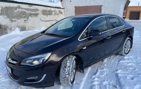 Opel Astra J, 2013 год, 850 000 рублей, 2 фотография
