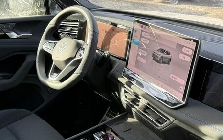 Volkswagen Tiguan, 2025 год, 4 900 000 рублей, 10 фотография