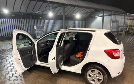 Renault Sandero II рестайлинг, 2014 год, 710 000 рублей, 2 фотография