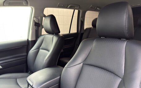 Toyota Land Cruiser Prado 150 рестайлинг 2, 2018 год, 5 850 000 рублей, 10 фотография