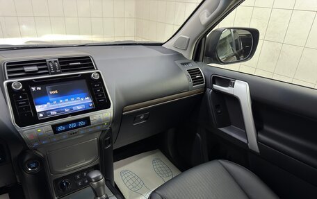 Toyota Land Cruiser Prado 150 рестайлинг 2, 2018 год, 5 850 000 рублей, 12 фотография