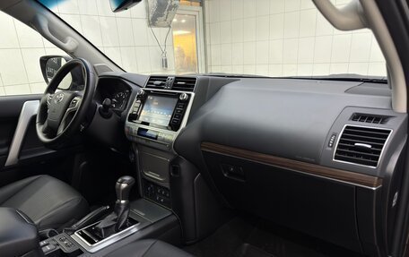 Toyota Land Cruiser Prado 150 рестайлинг 2, 2018 год, 5 850 000 рублей, 22 фотография