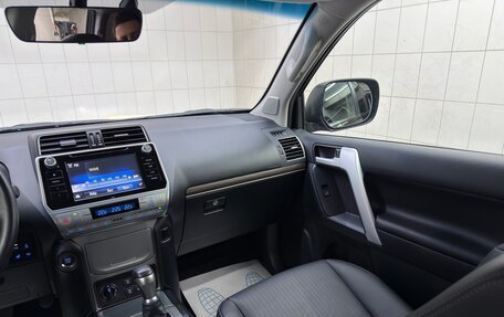 Toyota Land Cruiser Prado 150 рестайлинг 2, 2018 год, 5 850 000 рублей, 16 фотография