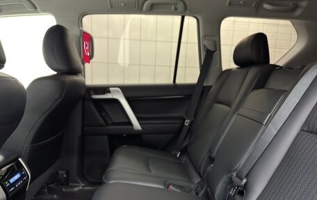 Toyota Land Cruiser Prado 150 рестайлинг 2, 2018 год, 5 850 000 рублей, 26 фотография