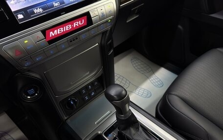 Toyota Land Cruiser Prado 150 рестайлинг 2, 2018 год, 5 850 000 рублей, 18 фотография