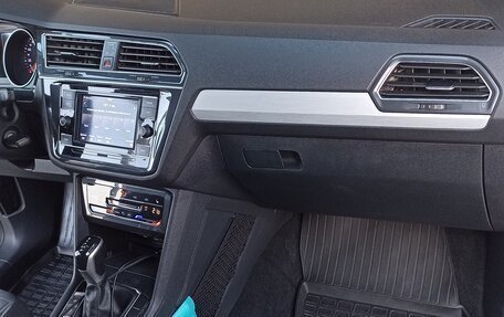 Volkswagen Tiguan II, 2020 год, 2 400 000 рублей, 8 фотография