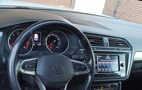 Volkswagen Tiguan II, 2020 год, 2 400 000 рублей, 5 фотография