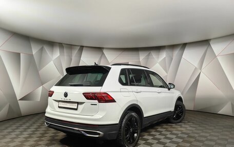 Volkswagen Tiguan II, 2022 год, 3 550 000 рублей, 2 фотография