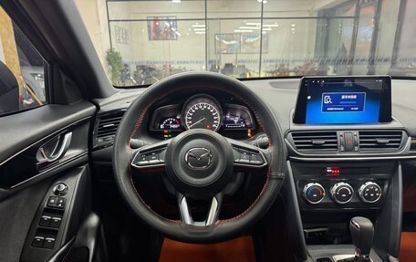 Mazda CX-4, 2023 год, 2 350 000 рублей, 9 фотография