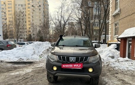 Mitsubishi L200 IV рестайлинг, 2017 год, 2 050 000 рублей, 3 фотография