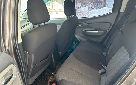 Mitsubishi L200 IV рестайлинг, 2017 год, 2 050 000 рублей, 14 фотография