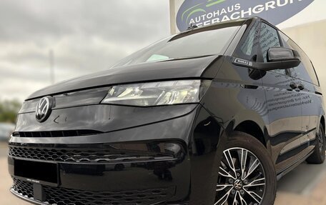 Volkswagen Multivan, 2022 год, 5 440 000 рублей, 4 фотография