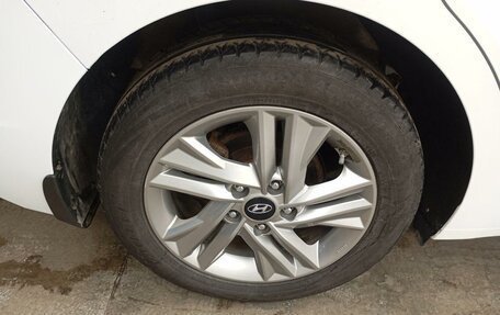 Hyundai Elantra VI рестайлинг, 2019 год, 1 390 000 рублей, 11 фотография