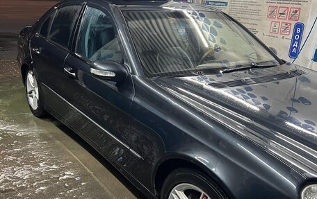 Mercedes-Benz E-Класс, 2004 год, 550 000 рублей, 2 фотография